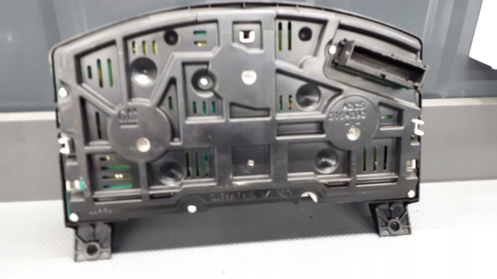 Купить 13225956ym панель приборы opel zafira 1.9 cdti 06r