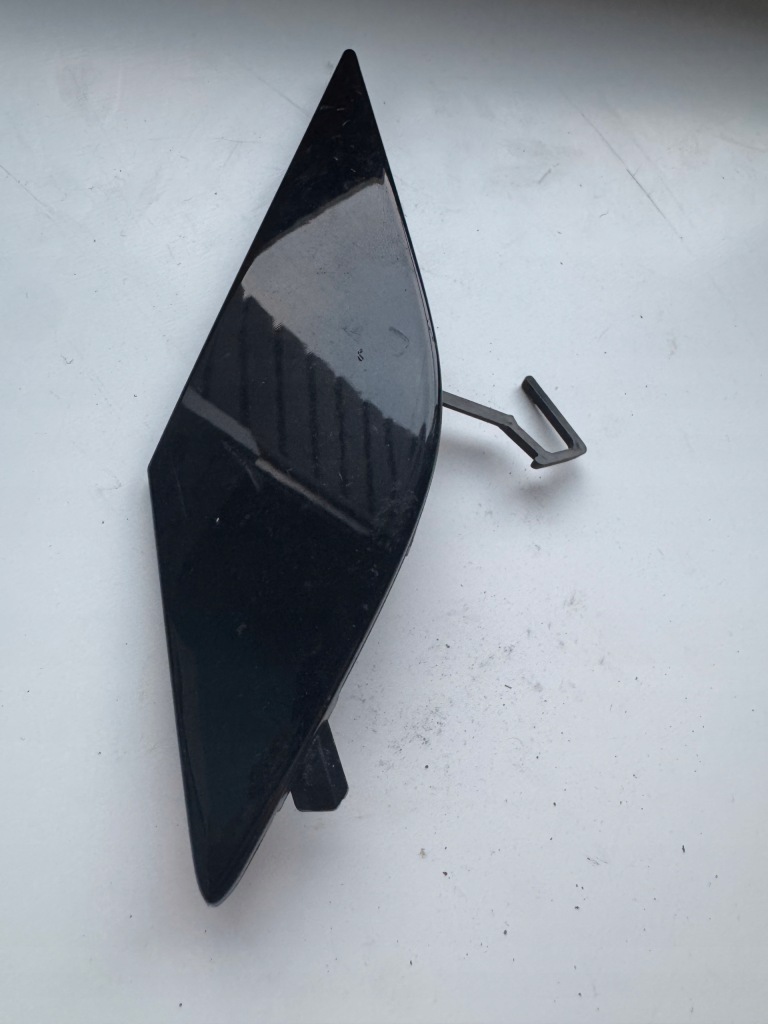 фото №1, Peugeot 308 iii 21r. - заглушка фаркоп бампера перед передня 9837864980