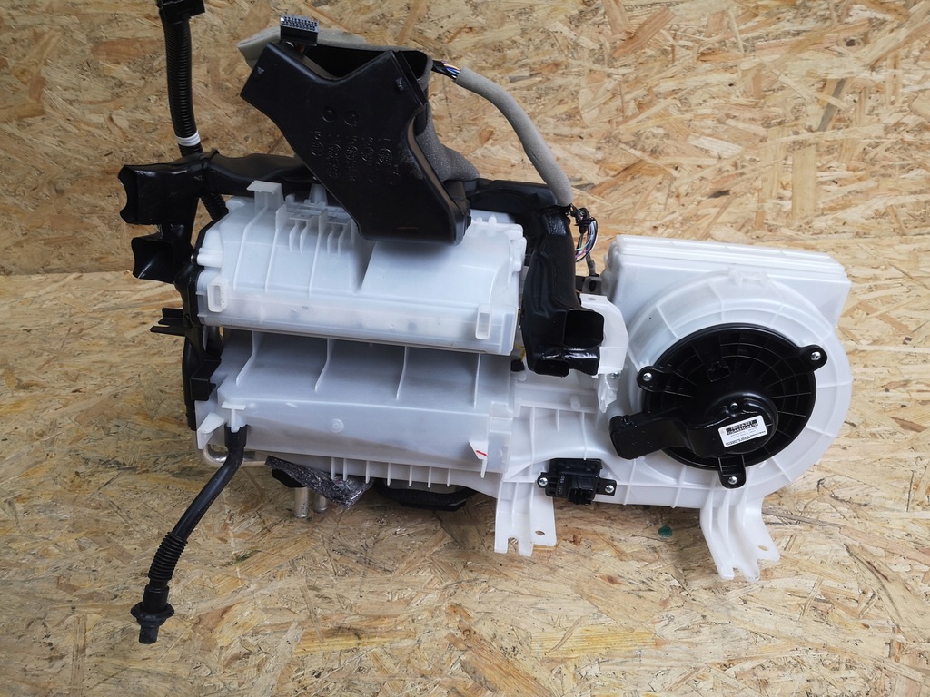 фото №9, Outlander iii 2.4 phev отопитель 7800a518