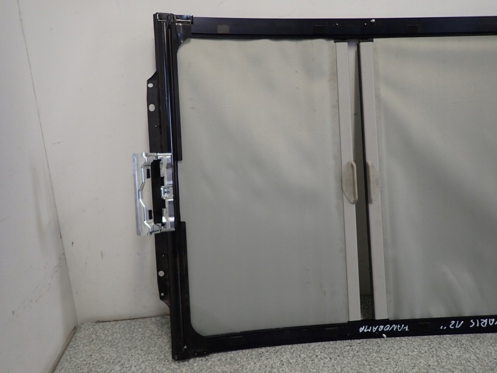 фото №4, Toyota yaris iii 11- штора панорами шторка