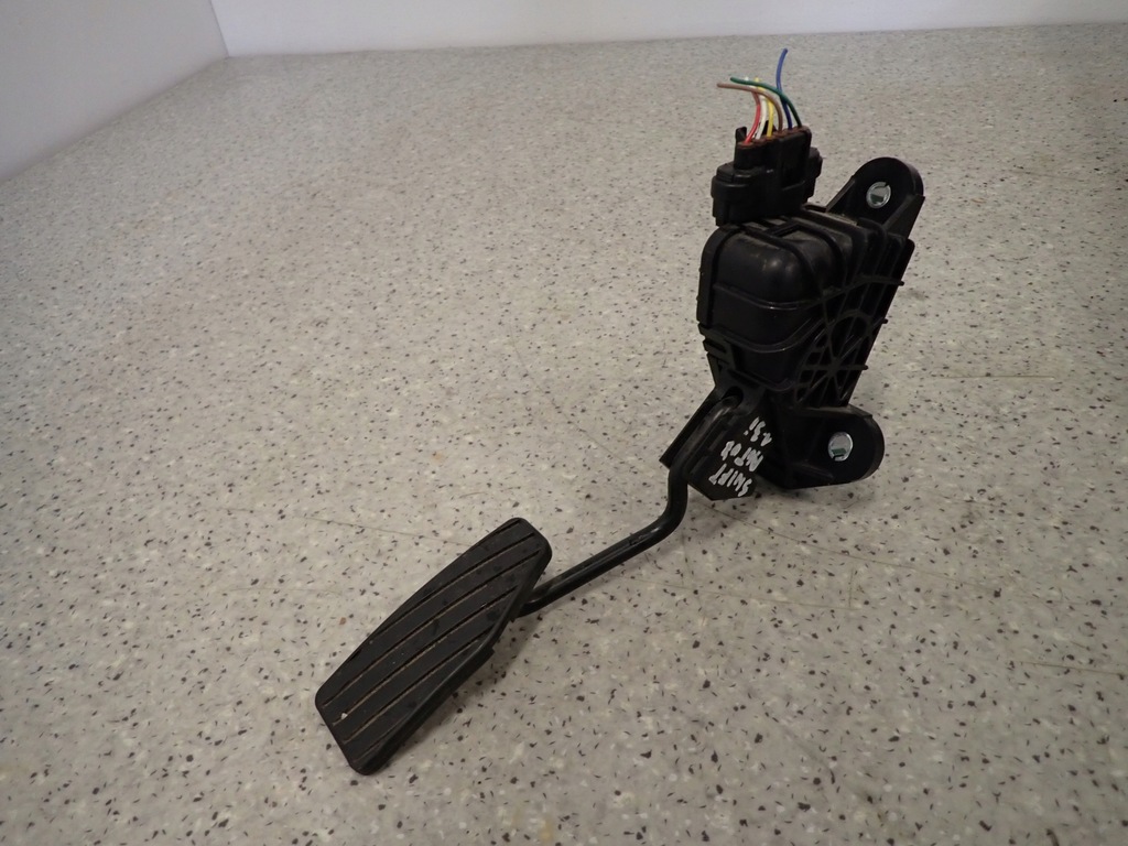 фото №1, Suzuki swift 07-09 1.3i педаль газа