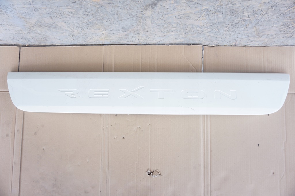 фото №1, Ssang yong rexton накладка кришки nowa oryg