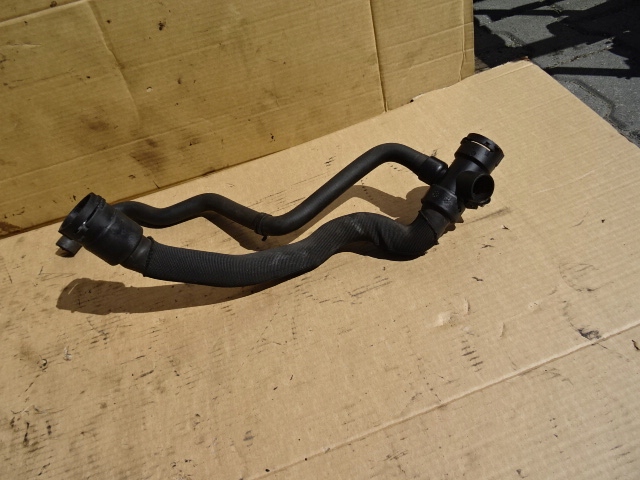 Купить Пабтрубок  воды audi a4 b7 2.0 tfsi 8e0121049l