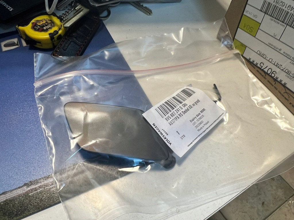 фото №1, Audi rs3 заглушка бампера перед 8v5807241d