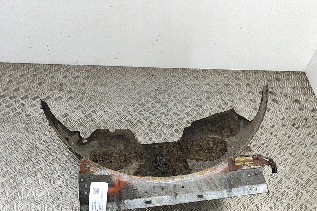 фото №6, Land rover defender l315 передняя правая накладка подкрылок awj710060 1998 272