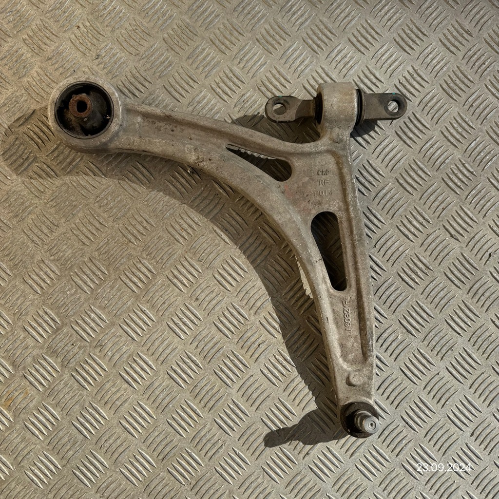 фото №1, Важіль передній правий kia k5