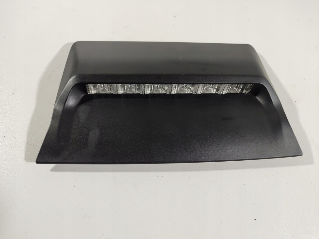 фото №8, Lexus is300h 13r свет стоп-сигнал