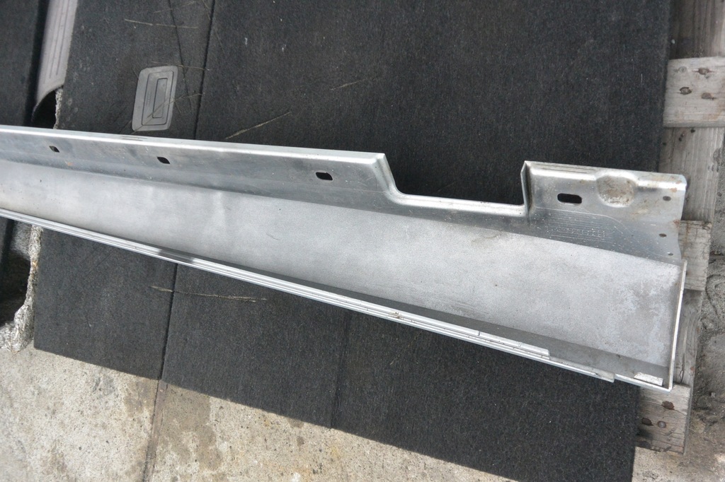 фото №10, Защита молдинг порог левая mercedes w212 775