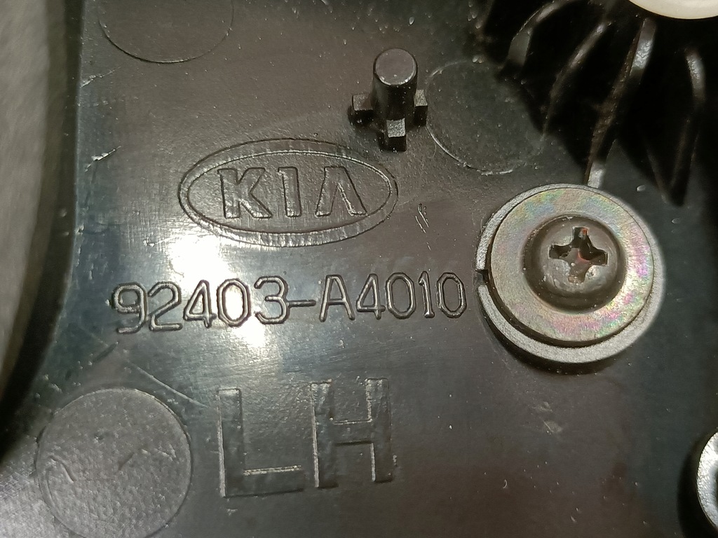 фото №9, Kia carens iv лампа w кришка лівий задня 92403-a4010