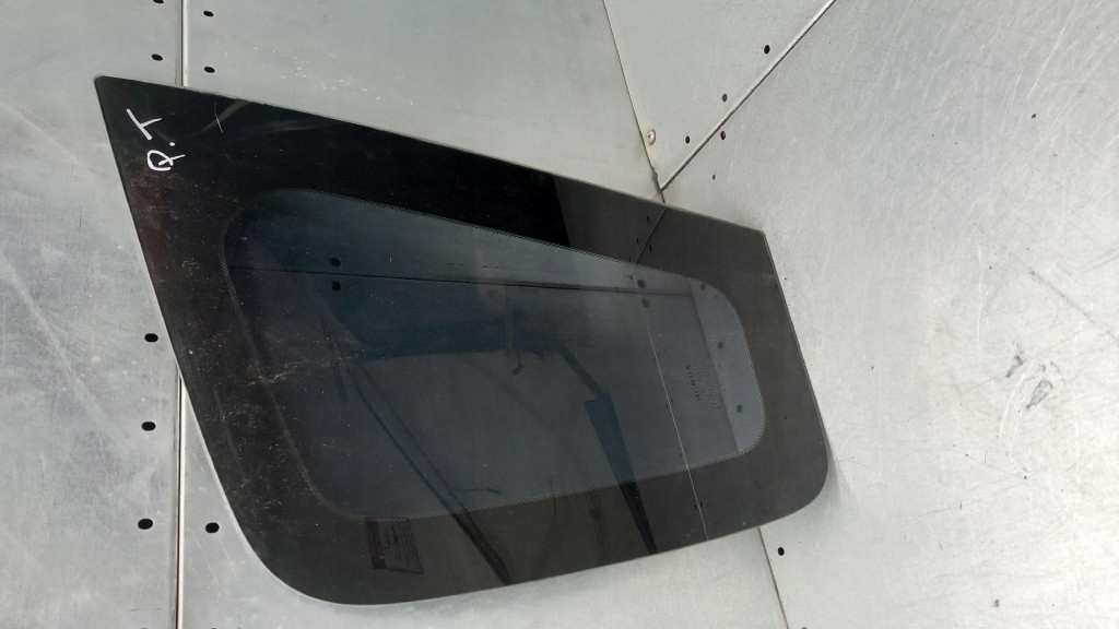 фото №1, Стекло кузовная правая honda civic vii 01r d5