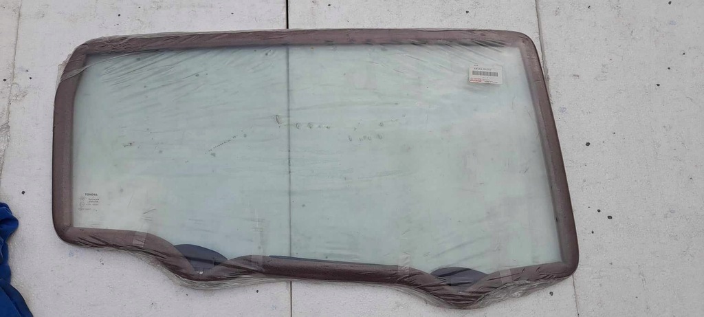 фото №1, Стекло боковая правый задняя corolla verso 68103-0f010