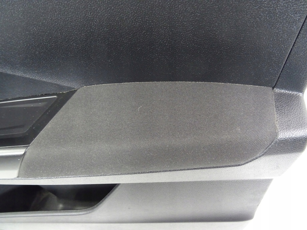 фото №10, Vw t roc обшивки обшивка двері матеріал перед led