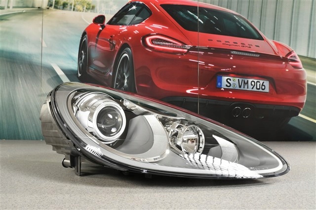 фото №1, Porsche cayenne e2/958.1 фара ксенон правый