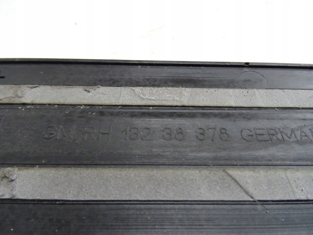 фото №3, Opel astra h cabrio накладка молдинг поріг права