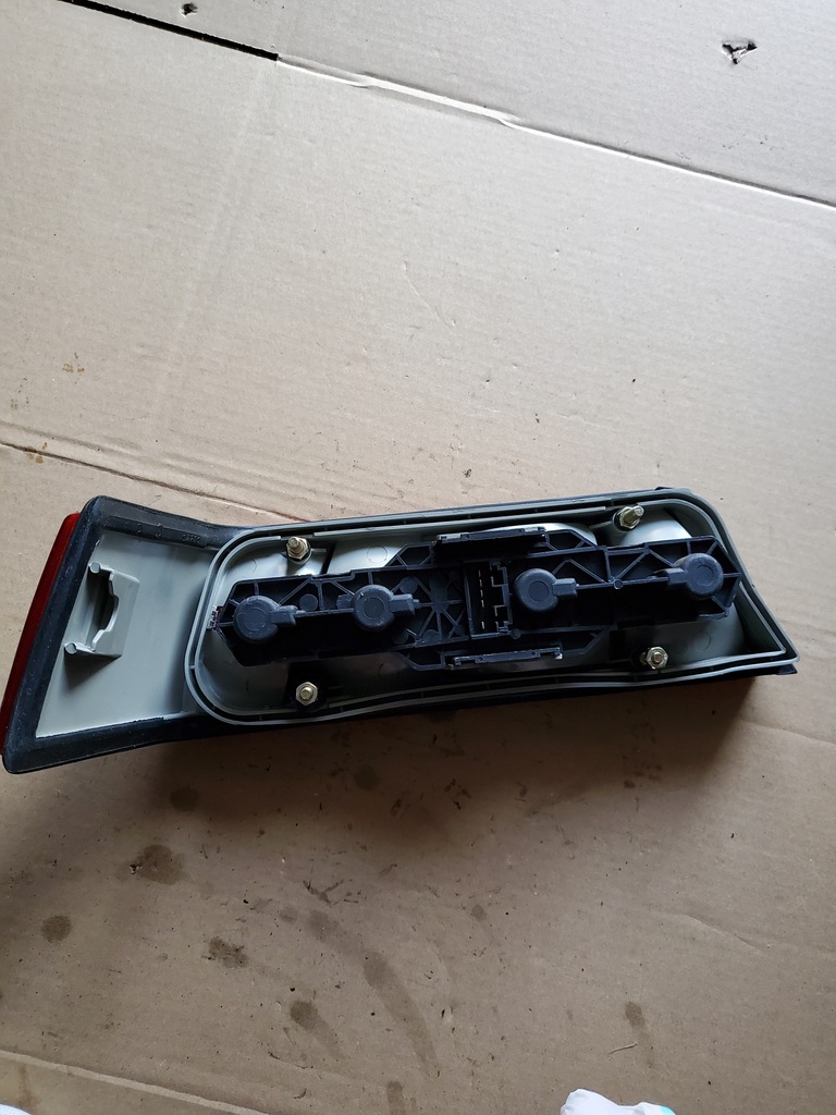 фото №3, Лампа лівий задня задня alfa romeo 1993r.