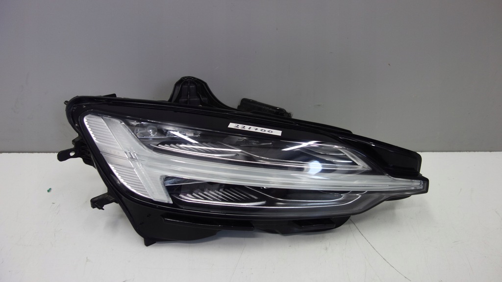 фото №1, Volvo s60 v60 ii лампа лампы перед europa