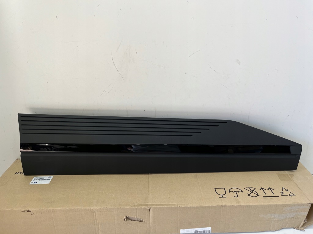 фото №1, Hyundai ioniq v 5 молдинг двері передня права !nowa! 87722-gi000