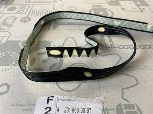 Mercedes 190 w201 прокладка решётка Оригинал