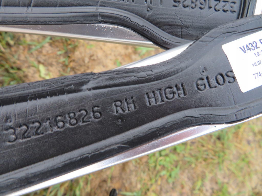 фото №12, Volvo v60 ii 2021 рейлинг крышный правый i левый серебряный 32216826 32216825