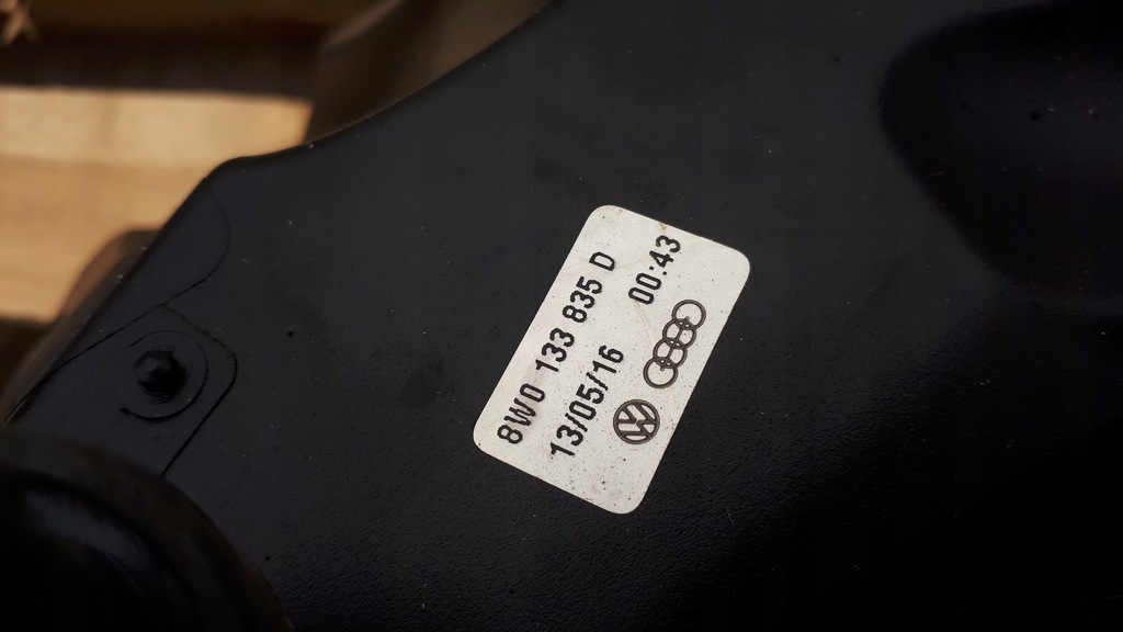 фото №9, Audi оригинальный номер 8w0133835d