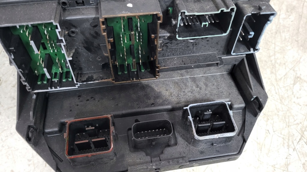 фото №5, Jeep wrangler jk 3.8 2007-11 коробка предохранителей jk237202f9