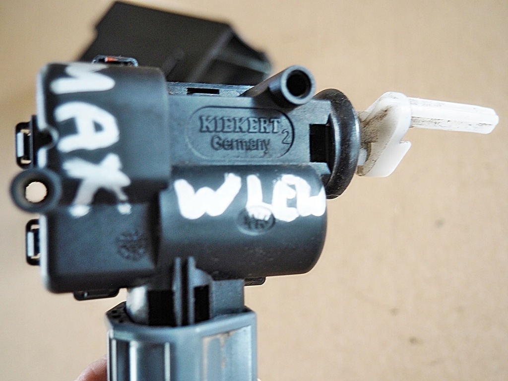 фото №5, Focus c-max привод крышка заливной топлива