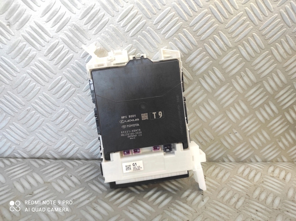 фото №1, Модуль коробка блок управления bsi toyota yaris iv 89221-0da70