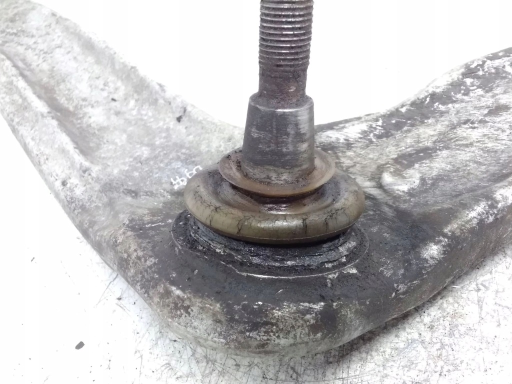 фото №2, Rover 75 2000 левая сторона нижний рычаг передний