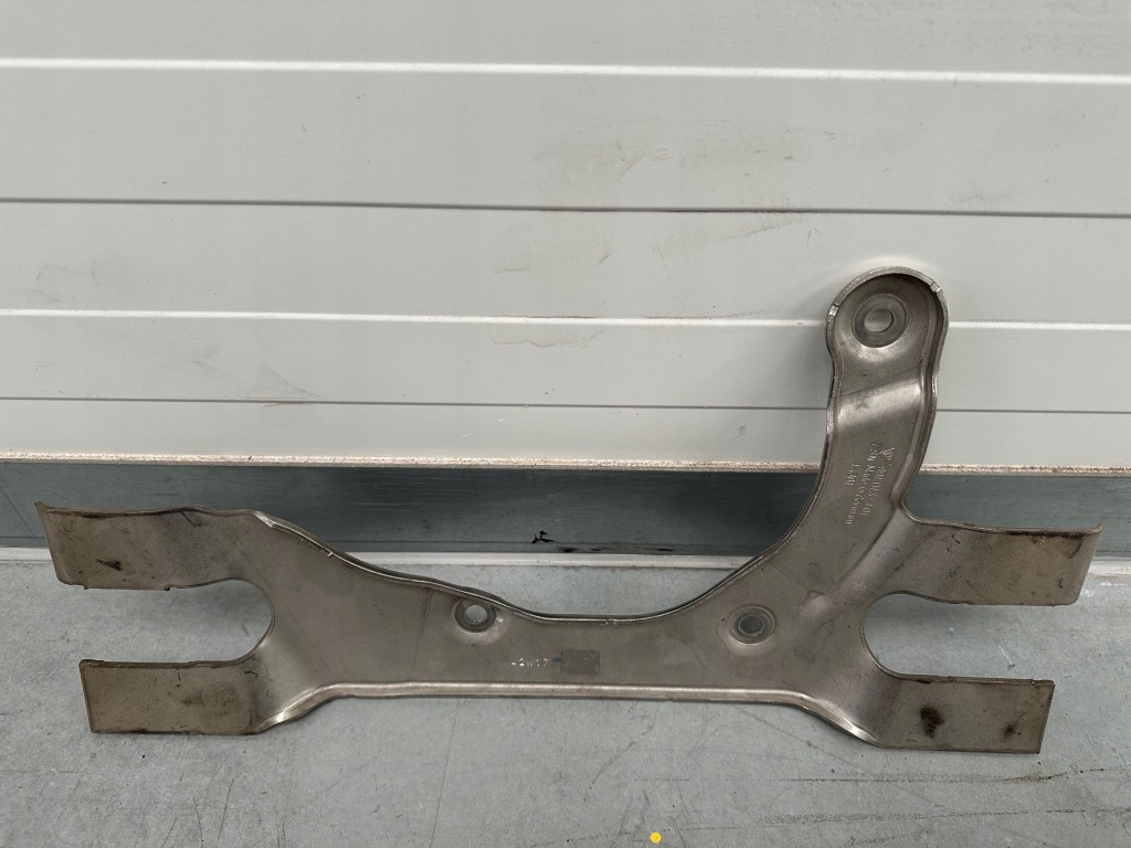 фото №1, Кронштейн глушителя porsche 911 991 кронштейн 99111147301