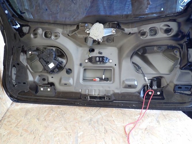 фото №6, Maserati levante крышка багажника задняя задняя