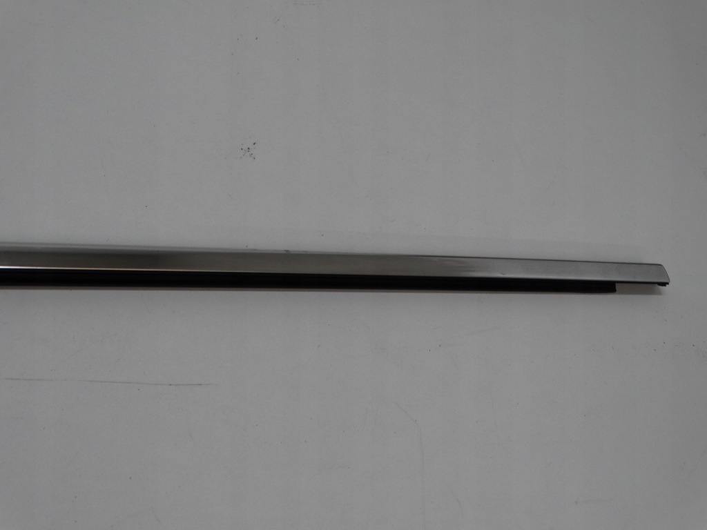 фото №2, Молдинг уплотнитель правый задняя renault laguna iii