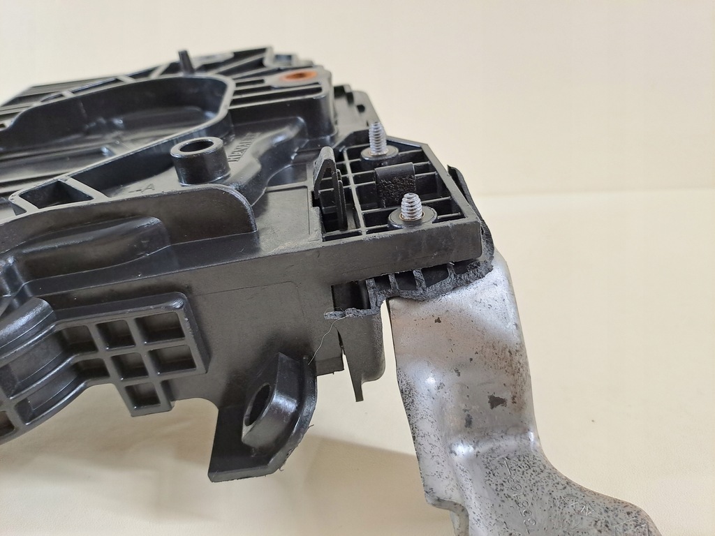 фото №10, Основание кронштейн аккумулятор 1.0 tce dacia logan iii 3 sandero 21r