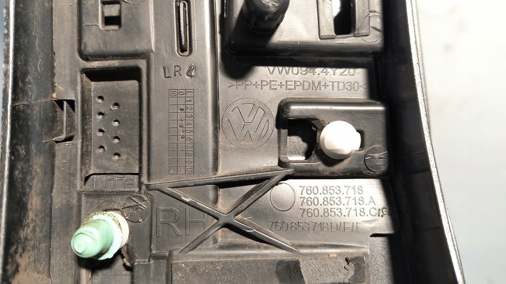 фото №12, Молдинг крила накладка правий перед volkswagen touareg iii 760