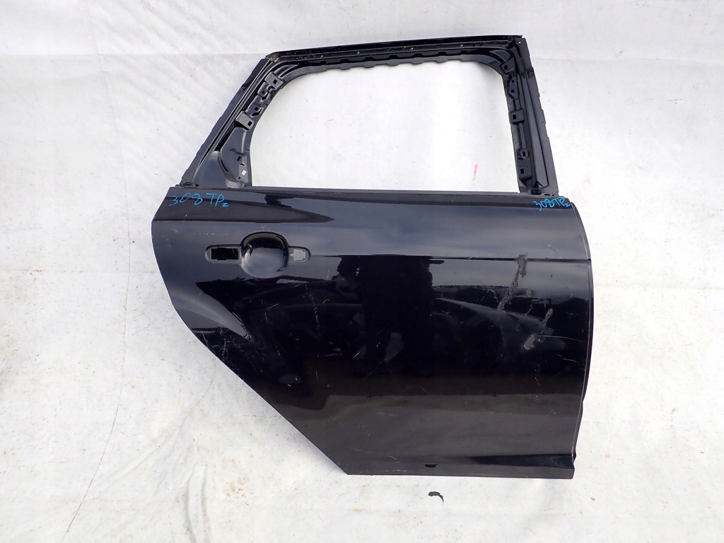 фото №1, Ford focus iii 3 mk3 kombi 10-18 дверь задняя правое