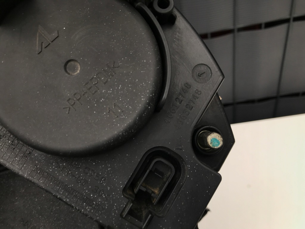 Alfa romeo giulietta ліва лампа перед передня лінза led 2011- Недорого