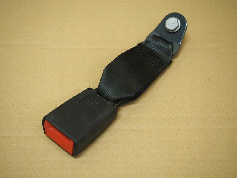 фото №2, Клипса поперечина правый задняя citroen ds3