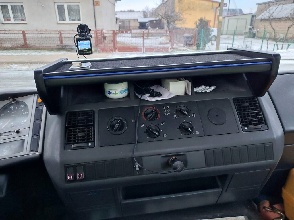 фото №2, Полиця na панель приладів man l2000 star man велюр