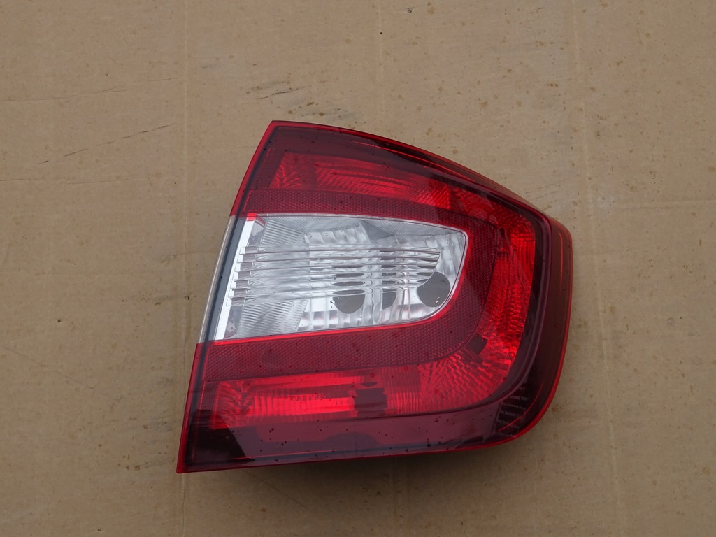 фото №1, Skoda rapid lift лампа задняя правая 5jh945096a