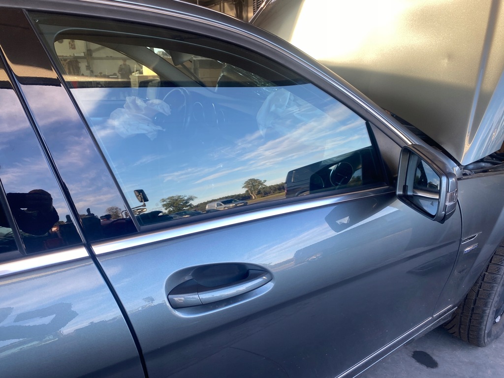 фото №4, Mercedes w204 sedan двері правий перед 779