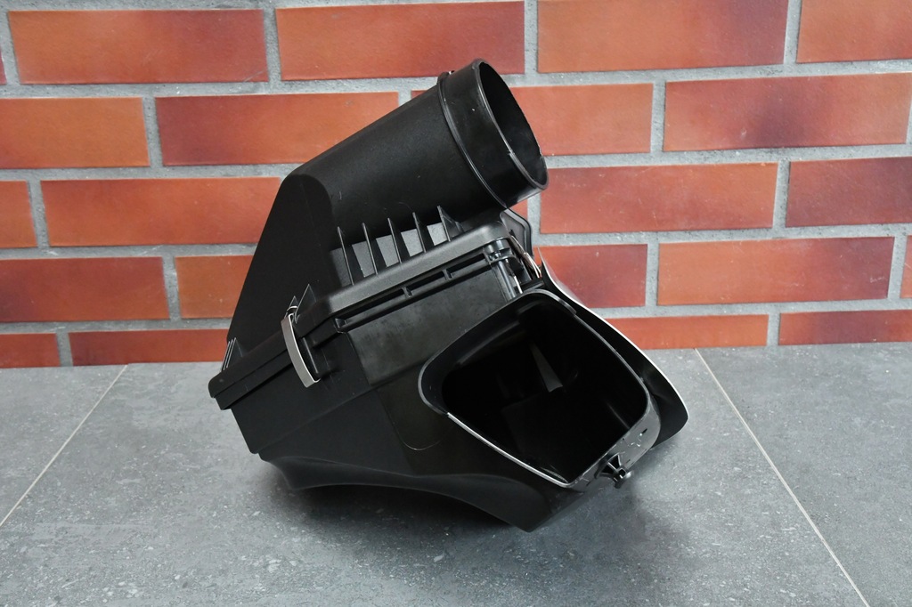 фото №5, Корпус фільтра повітря датчик масової витрати повітря 3 g20 g21 m340 4 g22 g23 m440 413km