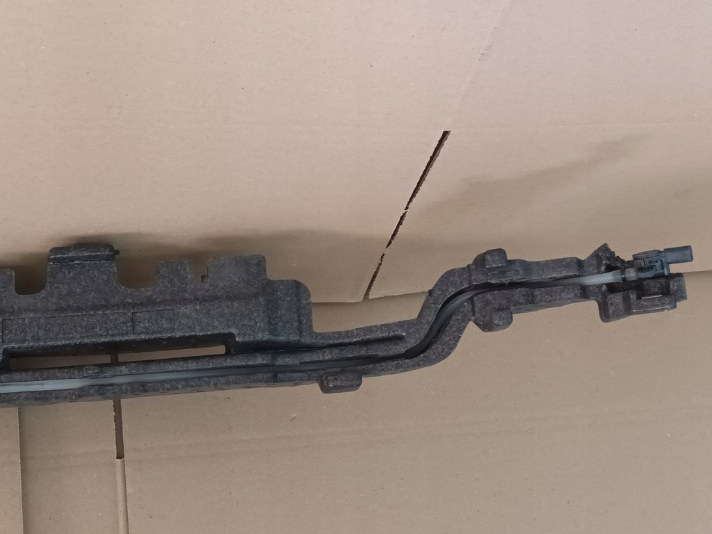 Абсорбер бампера передній audi a4 b9 8w0 перед + датчики Недорого