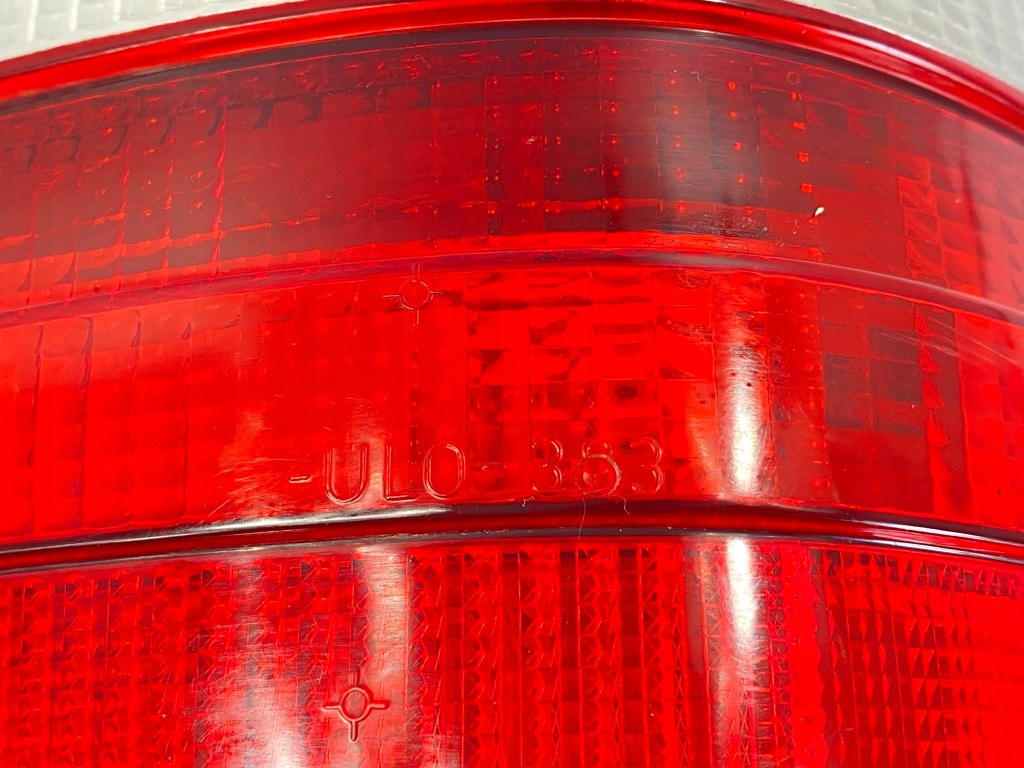 Лампа задня права задній пасажира mercedes w124 kombi s124 1248202864 uszkodzo Доставка