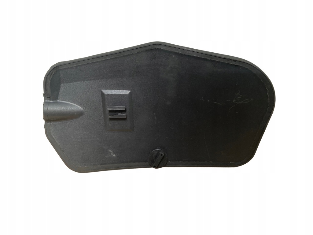 фото №1, Bmw 5 e39 touring kombi защита заглушка крышки лампы правый задняя