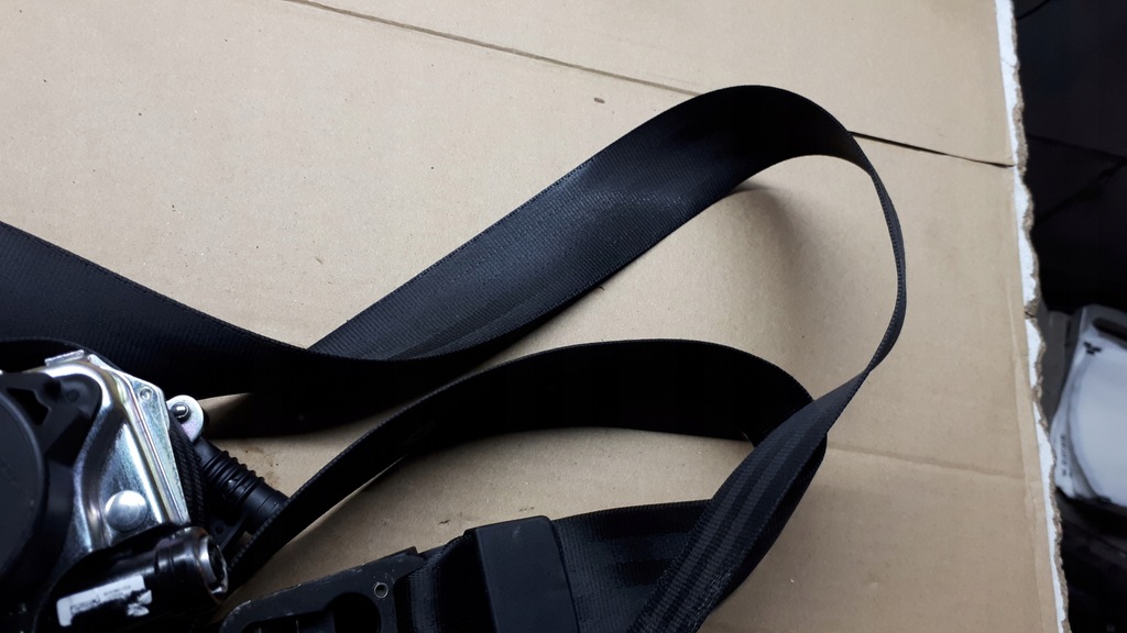 фото №2, A4 b9 lift pas безопасности правый перед