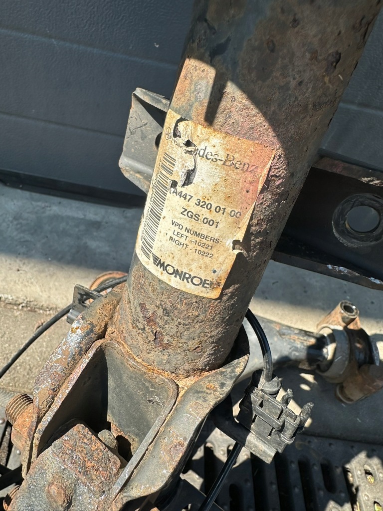 Поворотний кулак лівий перед, ліва, важіль, амортизатор mercedes vito w447 fwd 1.6 в Україні