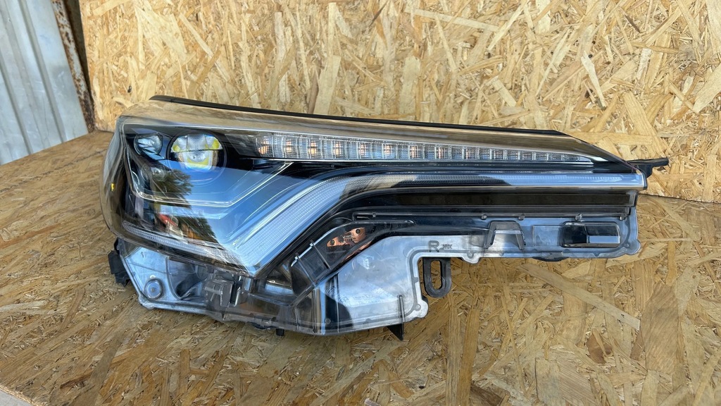 фото №8, Toyota c-hr 2018 лампи передні