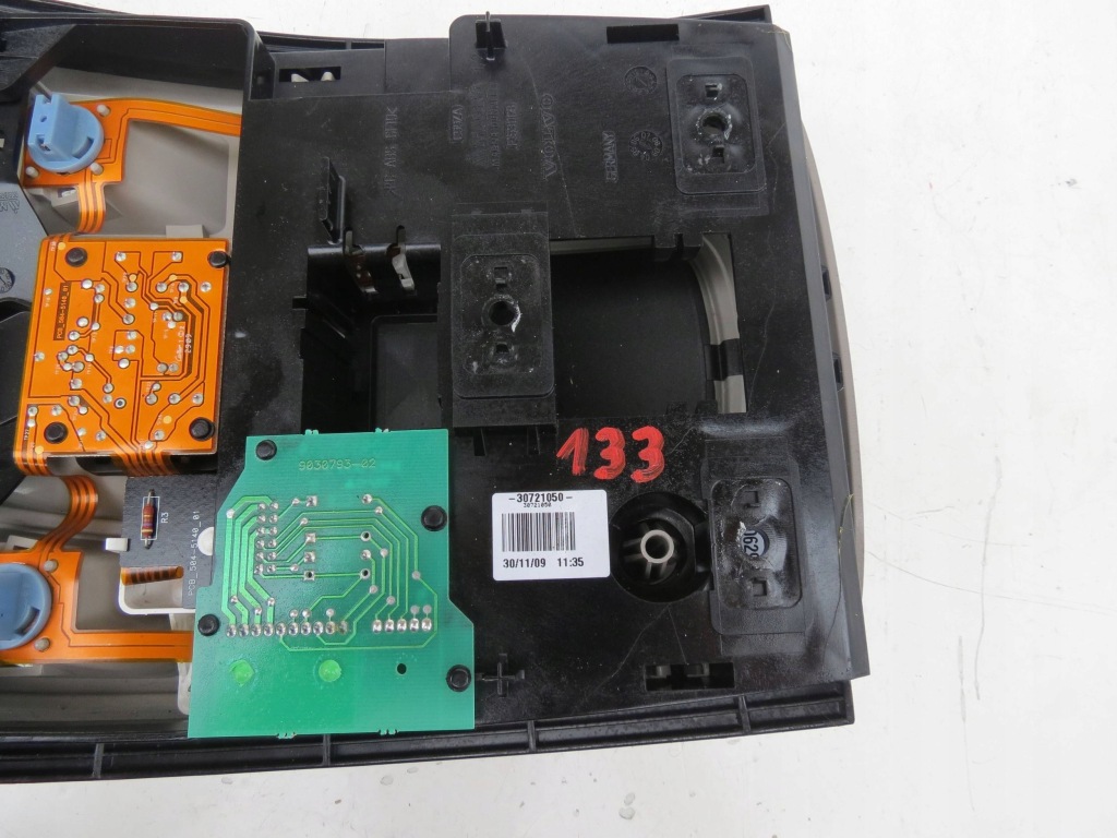 фото №8, Освещение внутреннее volvo v70 lll 3.2 b r6 243 km 07-16r 30721050