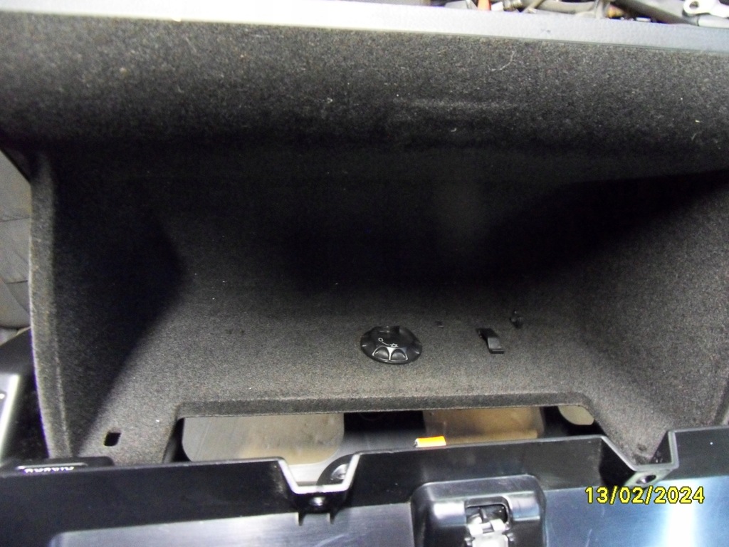 фото №13, Бардачок пассажира чейнджер vw passat b6 3c1857101