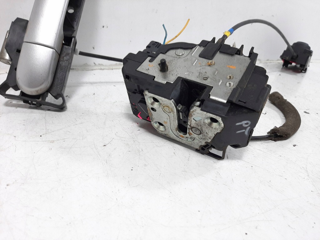 фото №8, Nissan note e11 1.5dci 07r замок двері ручка правий задня 6pin