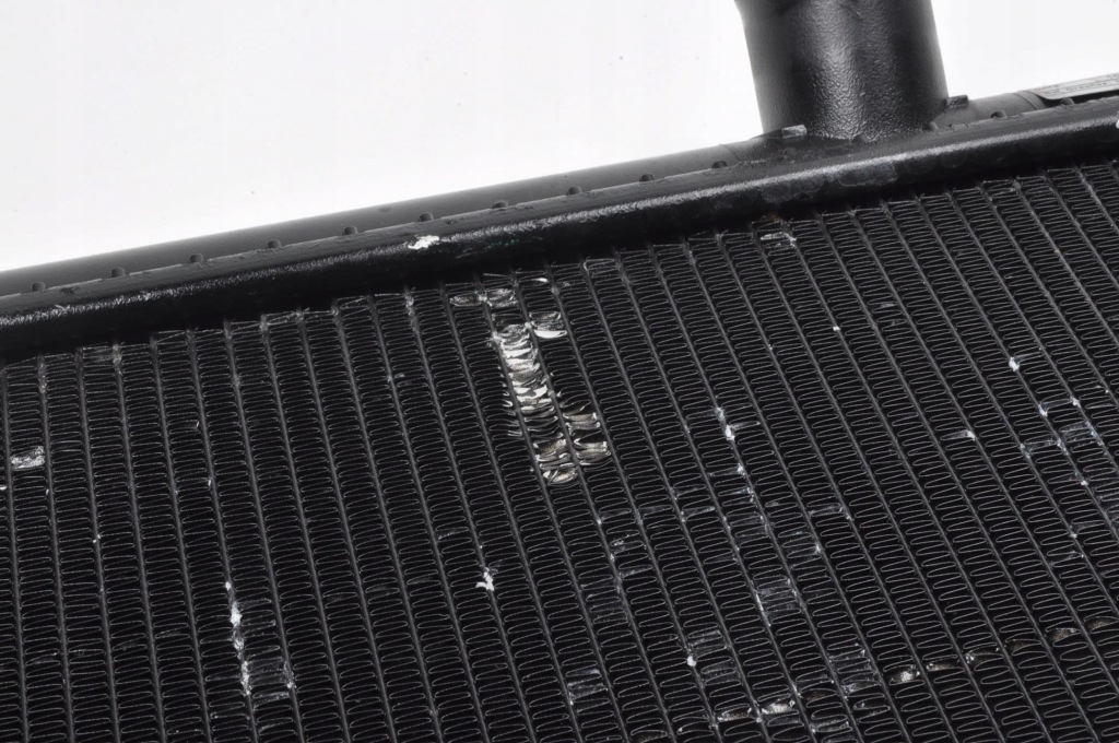 Ferrari portofino f164 3.9 радиатор воды 22r 000336011 Доставка